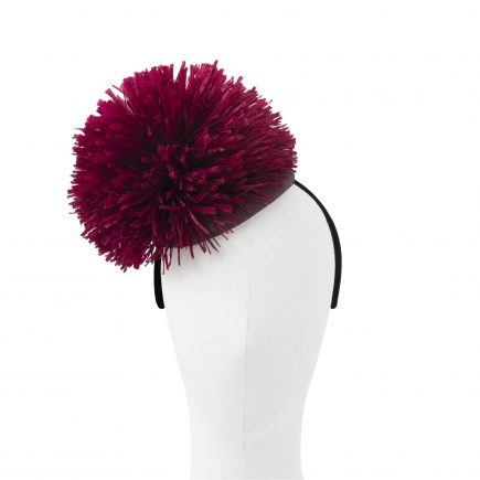 LUPITA headdress in aubergine sisal and bordeaux raffia